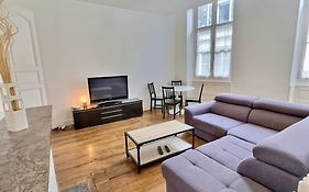 Wonderhost, Superbes Volumes Et Charme De L'Ancien